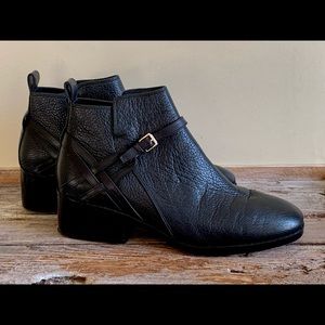 Cole Haan black leather ankle boots size 11B